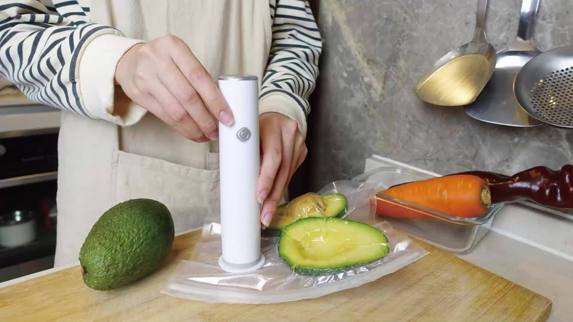 Electric Vacuum Sealing Machine & 5 Food Vacuum Storage Bags - Handheld Mini Electric Vacuum Machine, 5 Vacuum Sealing Zipper Bags, 1 Electric Pump - for Food Preservation, Refrigerator Storage - Perfect Gift for Foodies & Ho